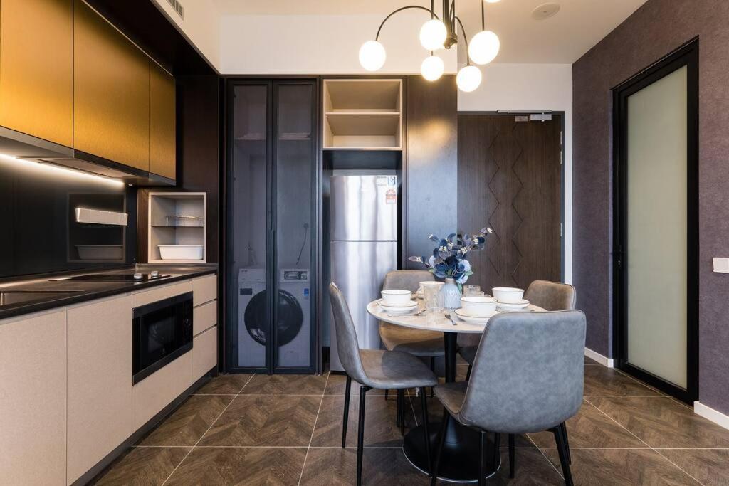 Klcc Musicalsty5Pax At Scarletzsuites Kuala Lumpur Dış mekan fotoğraf